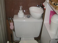 Lave-mains pour toilettes WiCi Mini - Monsieur P (64) - 1 sur 4